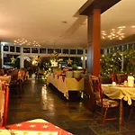 Valckenborgh - Centre & Parking Hotel 3*