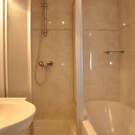 Hotel Valckenborgh - Centre & Parking 3*