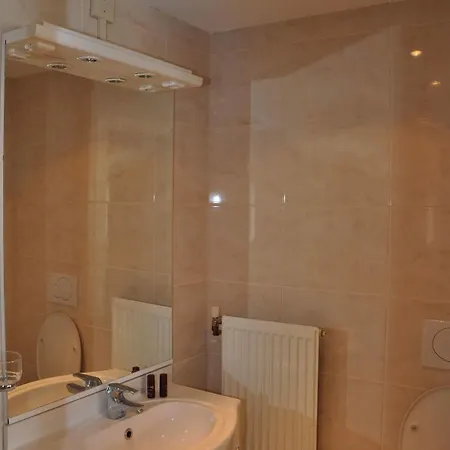 Valckenborgh - Centre & Parking 3*