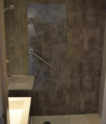 Valckenborgh - Centre & Parking Hotel 3*